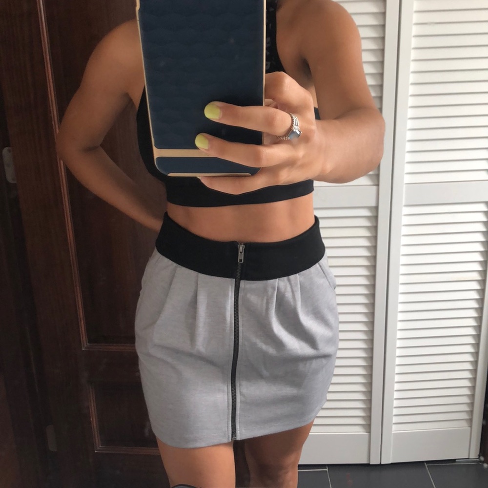 Brand new mini zip up pencil skirt
